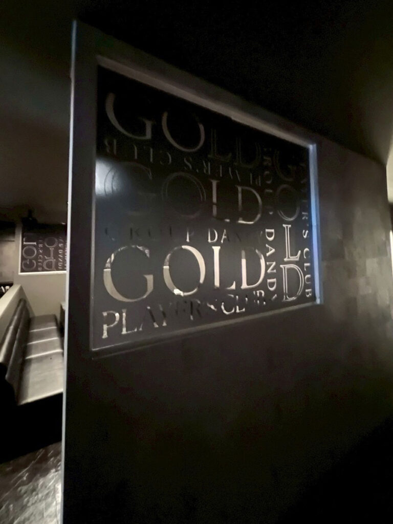 GOLD 内装デザイン