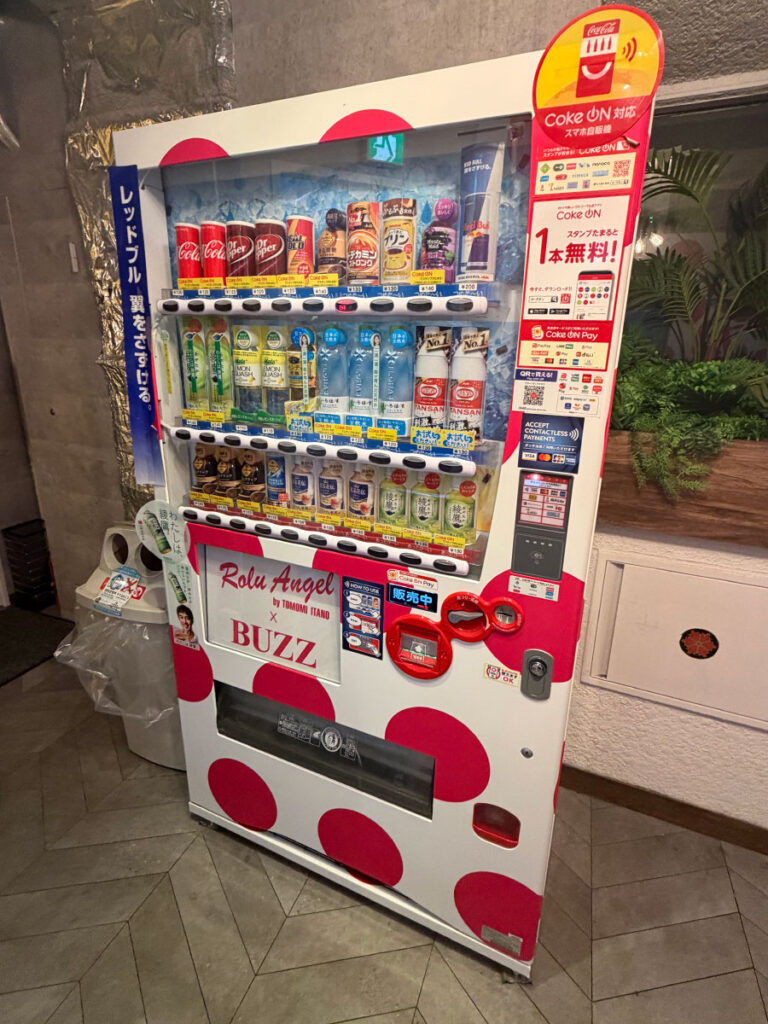 BUZZ赤坂 自販機ラッピングデザイン